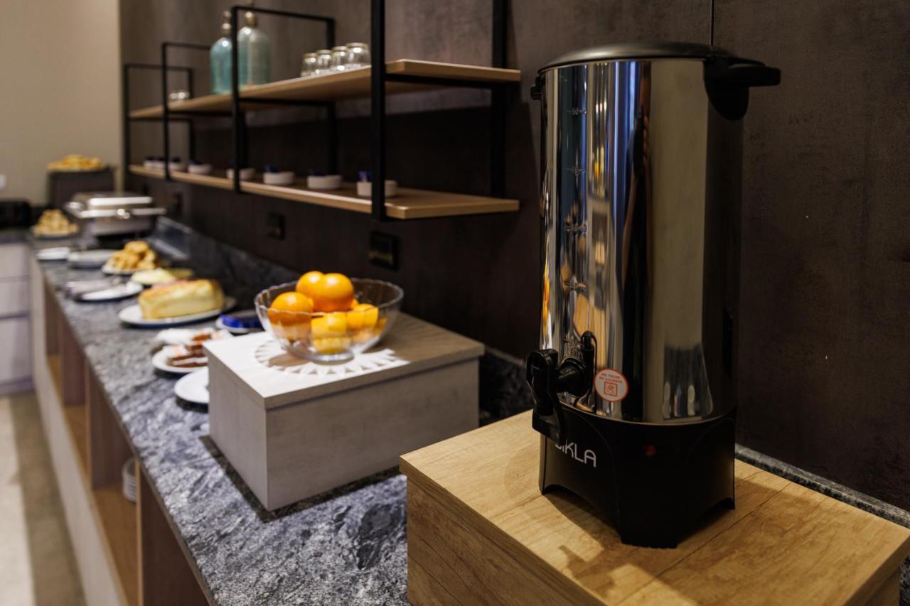 Fuente Mayor Hotel Terminal Mendoza Zewnętrze zdjęcie